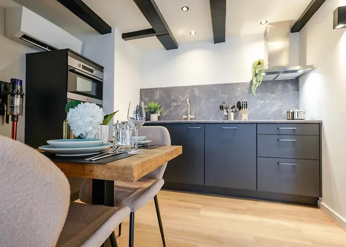 Luxury Center * Delft